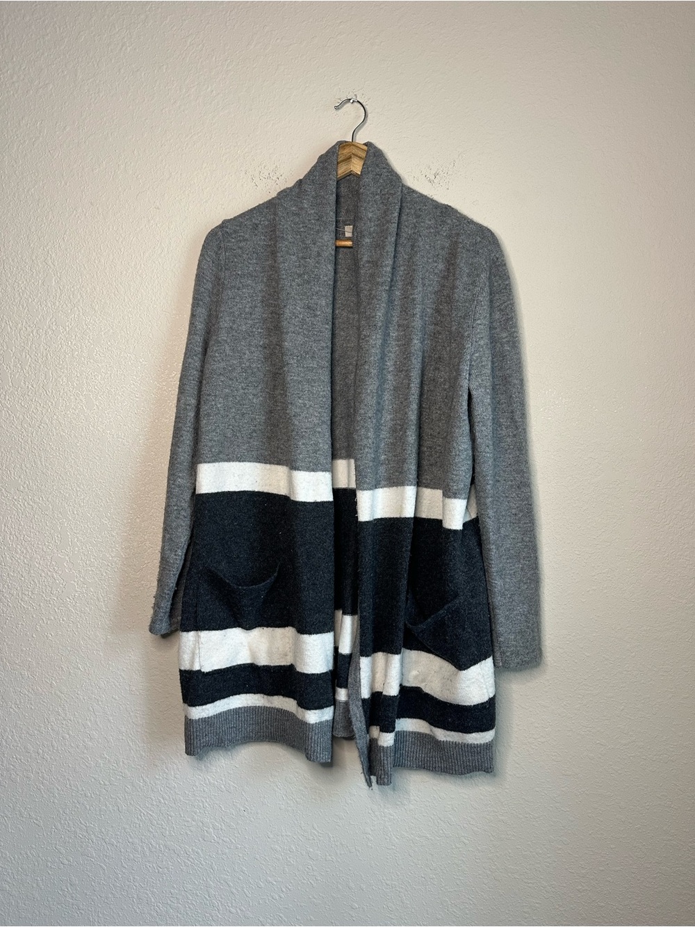 LOFT Gray Open-Front Cardigan with Black and White Stripes Size Small